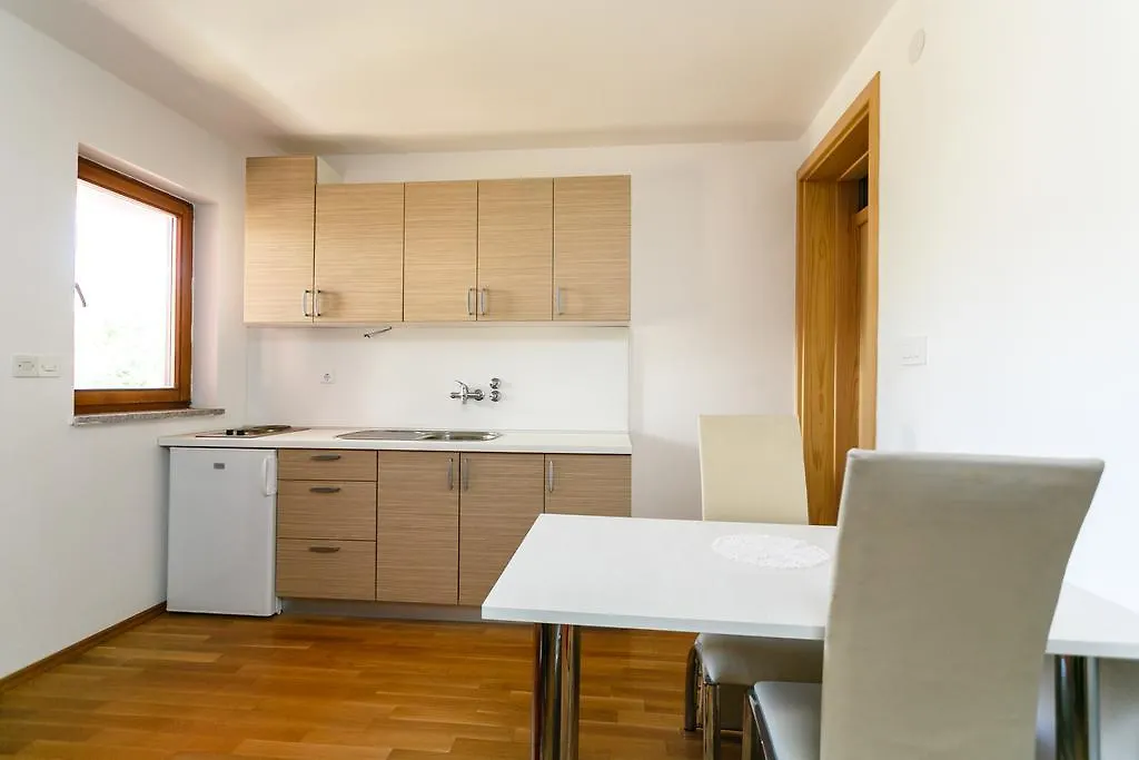 Apartments Josip Pinezici  Croatia