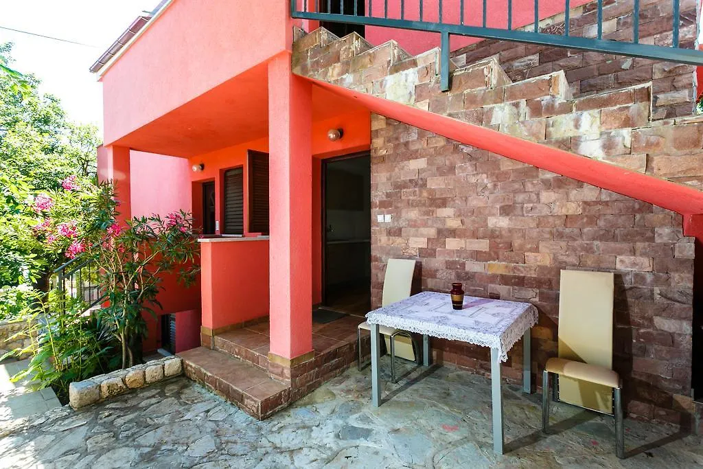 Apartments Josip Pinezici  Pinezici (Krk)