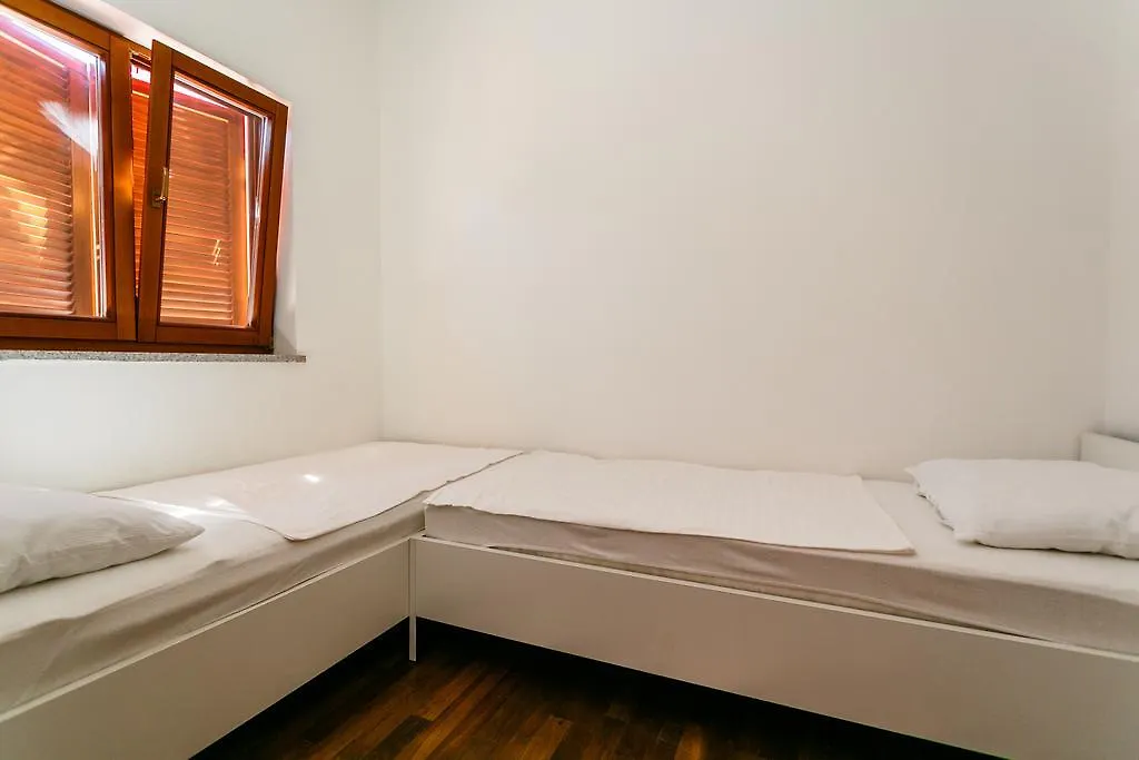 Apartments Josip Pinezici  0*, Pinezici (Krk)