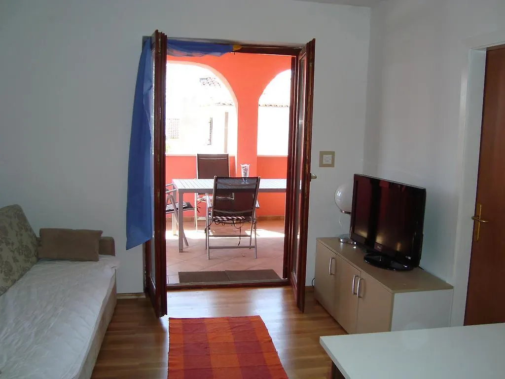 Apartments Josip Pinezici
